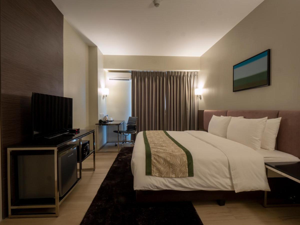 Sequoia Hotel Manila Bay Paranaque City Zewnętrze zdjęcie